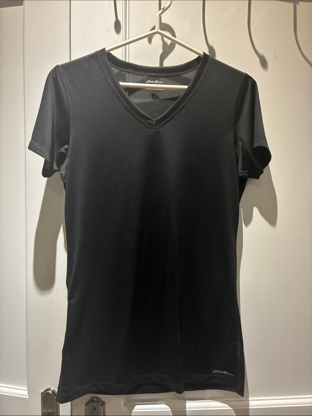Eddie Bauer Women’s Black V-Neck Short Sleeve Top⭐️